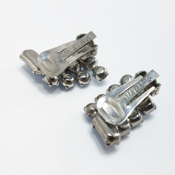 Vintage WEISS Powder Blue Clip Earrings, Silver Tone 1950s Austrian Crystal - Picture 7 of 10